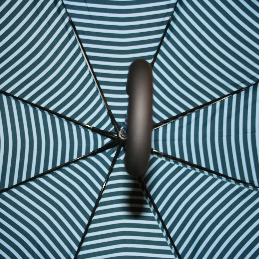 blue-and-balck-stripes-on-inside-umbrella